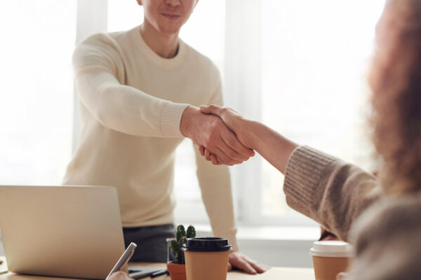 How to Dress for a Job Interview Depending on the Company