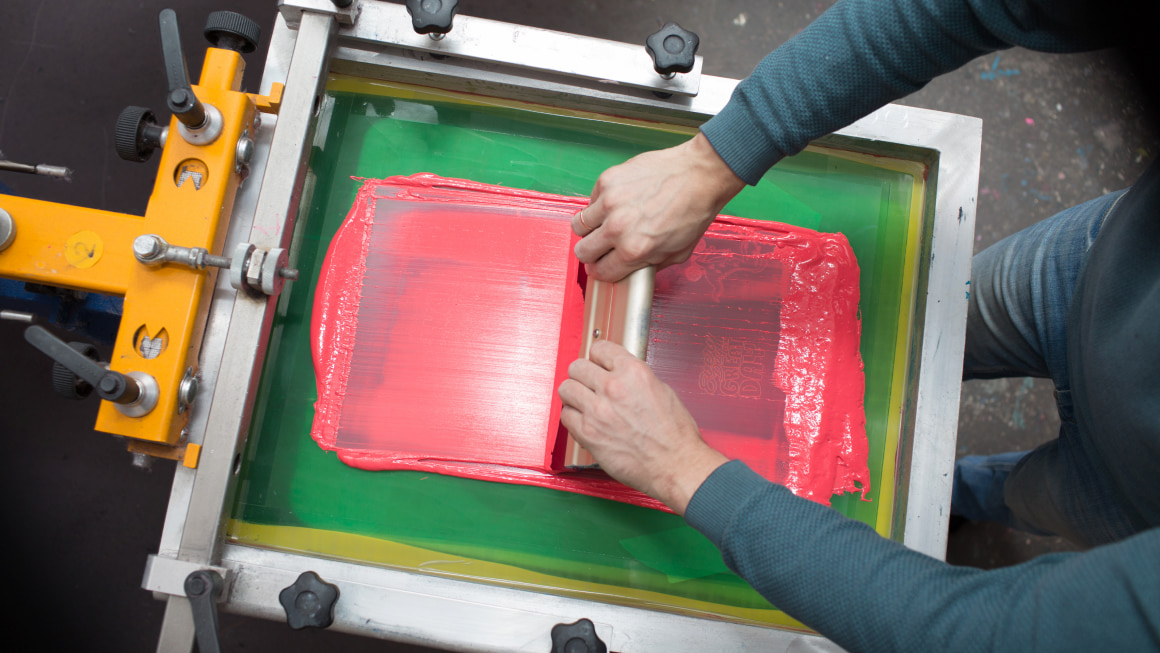 How the screen printing process works