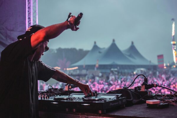 This Year’s “In” Festival Outfits & Must-Have Accessories